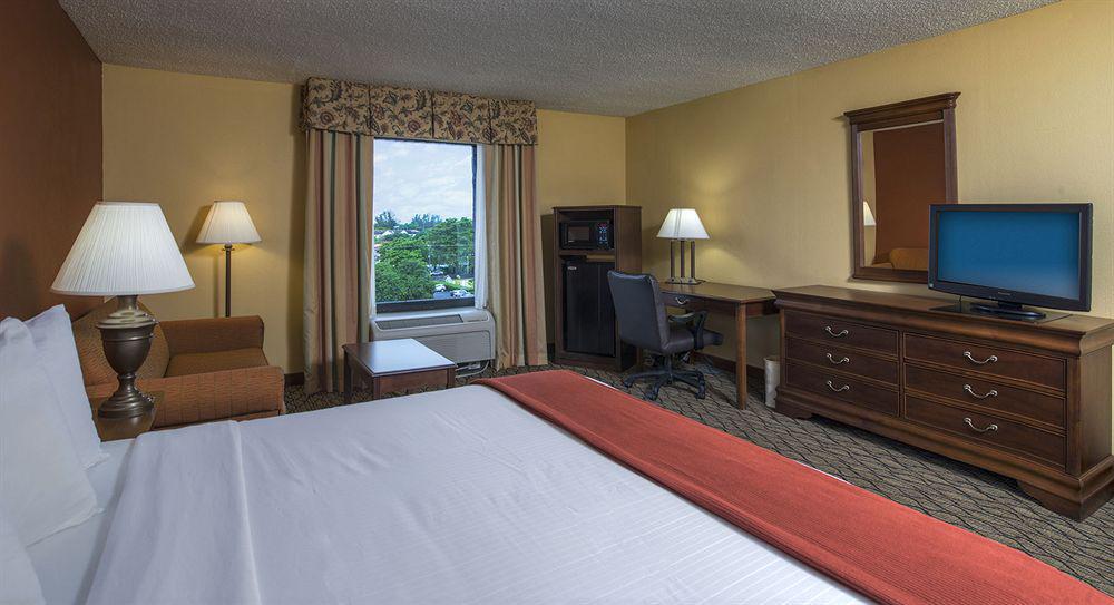 B&B Hotel Miami Airport Miami Springs Bagian luar foto